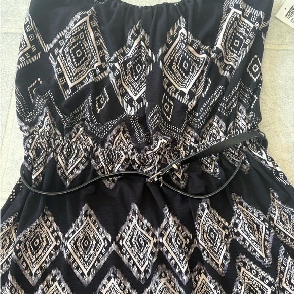 Black and White Geometric Dress - Picture 3 of 4